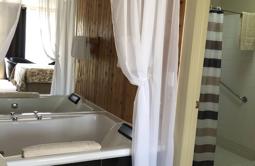 Tadoussac Hotel | Hotel Le Pionnier