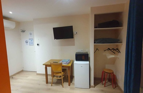 La Courneuve Hotel | Hotel Le Privilege