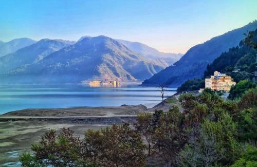 Tehri Hotel | Hotel Le ROI Lake View Koti