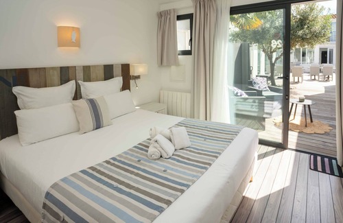 Saint-Pierre-d'Oleron Hotel | Hotel Le Square