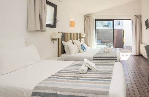 Saint-Pierre-d'Oleron Hotel | Hotel Le Square