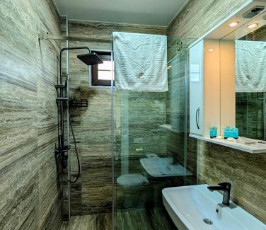 Imereti Hotel | Hotel Leoni