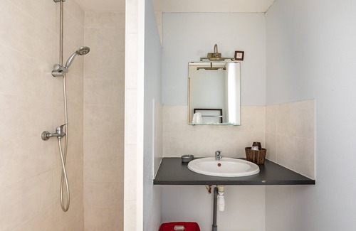 Queyrac Hotel | Hotel les vieux Acacias