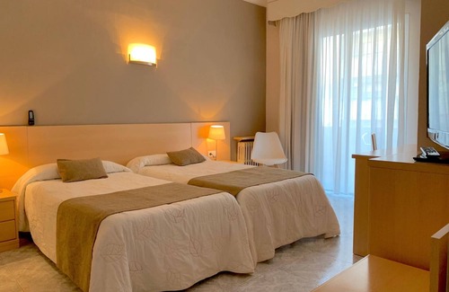 Sant Carles de la Rapita Hotel | Hotel Llansola