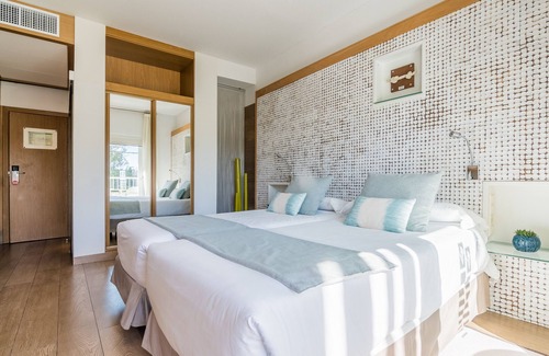 Cap Martinet Hotel | Hotel Lux isla