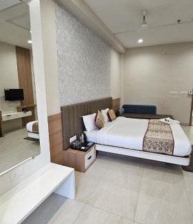 Khandwa Hotel | Hotel Maa Bhagwati Palace
