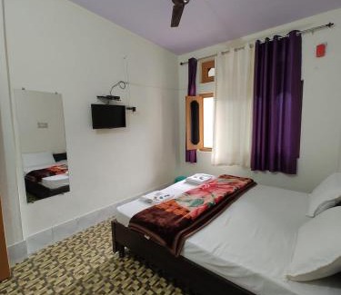 Barkot Hotel | Hotel Magpie