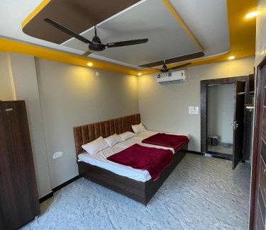 Chanderi Apartment | Hotel Mahaveer Palace