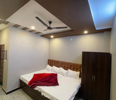 Chanderi Apartment | Hotel Mahaveer Palace