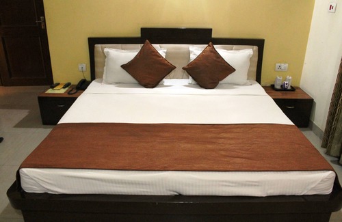 Ghaziabad Hotel | Hotel Maiden Residency
