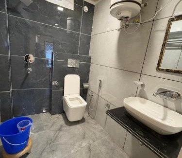 Bhatwari Hotel | HOTEL MANISHA