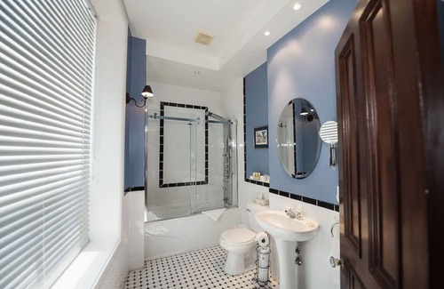 Quartier des Spectacles Hotel | Hotel Manoir Sherbrooke