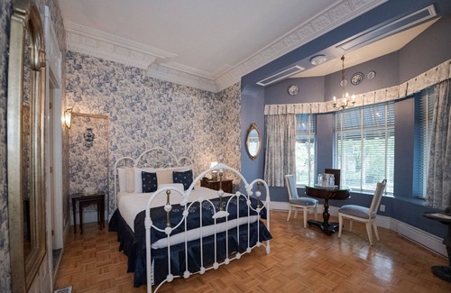 Quartier des Spectacles Hotel | Hotel Manoir Sherbrooke