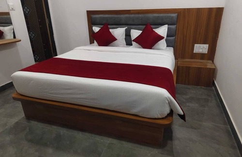 Ahmedabad Hotel | HOTEL MARUTI R