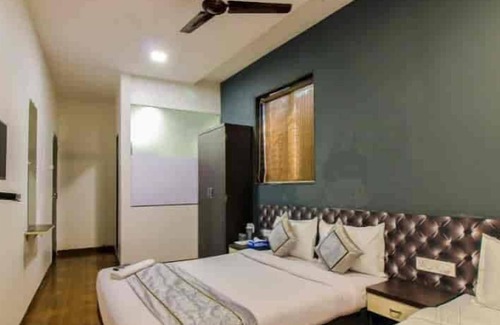 Kandiwali West Hotel | Hotel Marvey Residency