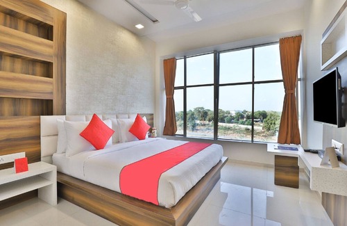Vadodara Hotel | Hotel Maryland by Sky Stays
