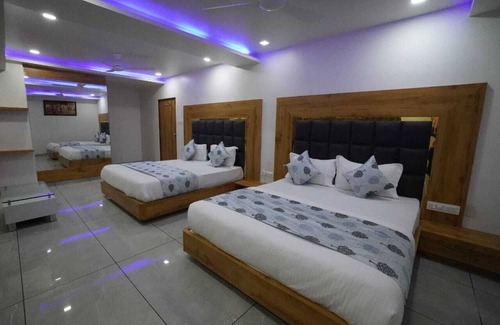 Vadodara Hotel | Hotel Maryland by Sky Stays