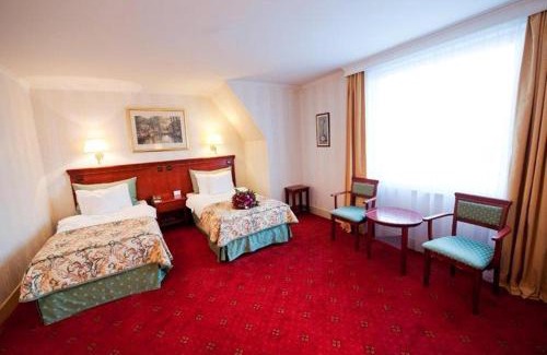 Ozarow Mazowiecki Hotel | Hotel Mazurkas