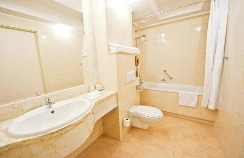 Ozarow Mazowiecki Hotel | Hotel Mazurkas