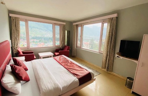 New Manali Hotel | Hotel Meadows Manali