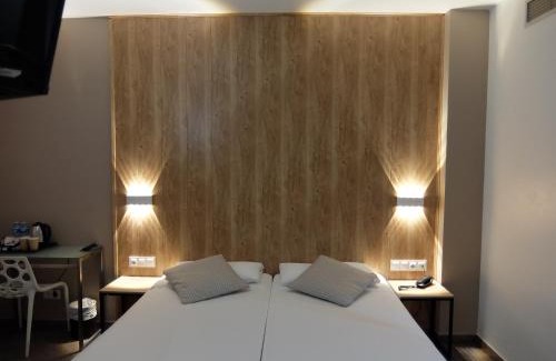 El Baix Guinardo Hotel | Hotel Medicis