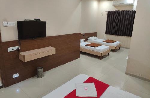 Trimbak Hotel | Hotel Midtown Inn
