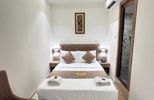 Goregaon East Hotel | Hotel MIG SUITES