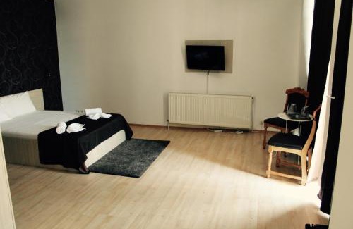 Sector 5 Hotel | Hotel Mon Caprice