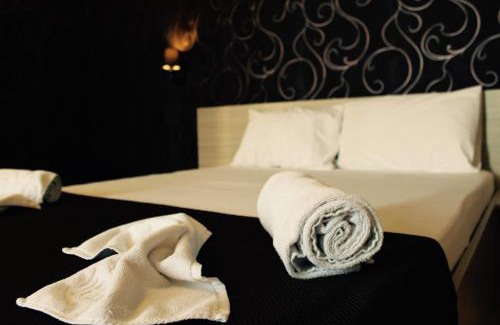 Sector 5 Hotel | Hotel Mon Caprice