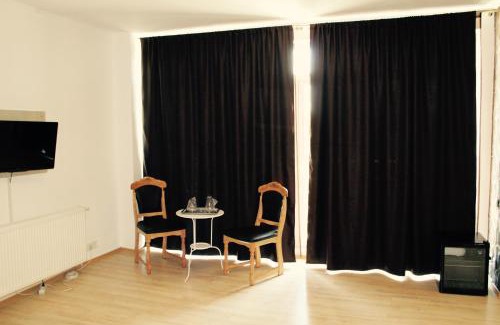 Sector 5 Hotel | Hotel Mon Caprice