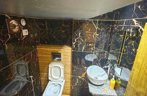 Sector 11 Hotel | Hotel Mourya Residency