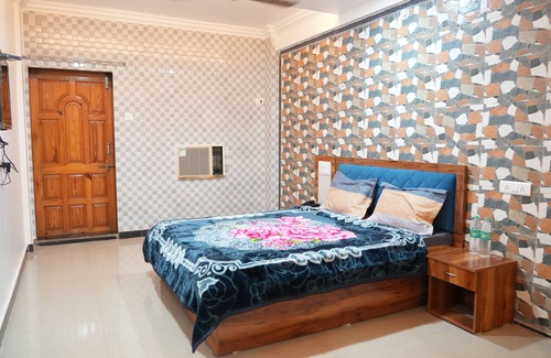 Anjanvel Hotel | Hotel Nakshtra, Shrungartali