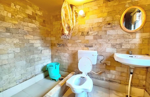 Mallital Hotel | Hotel Near Boat House Mall Road Nainital