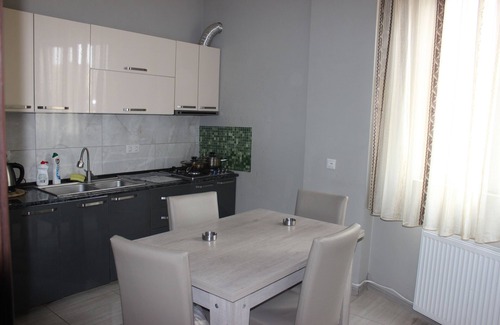 Kutaisi Bed & Breakfast | HOTEL NIKEA