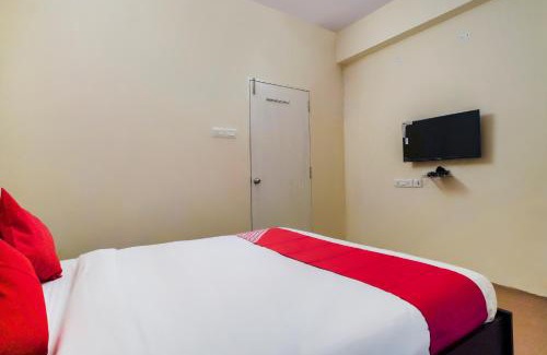 Begumpet Hotel | Hotel O Alpine glow Zenith