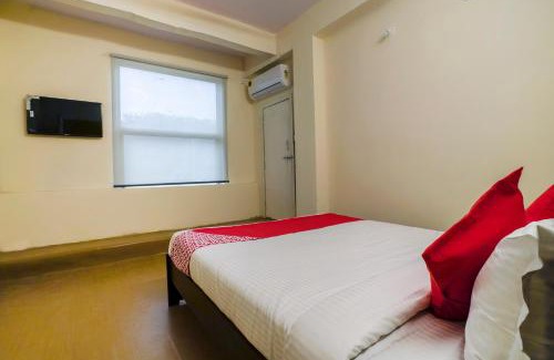 Begumpet Hotel | Hotel O Alpine glow Zenith