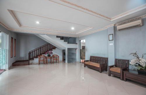 Bekasi Timur Hotel | Hotel O Bunga Karang Hotel
