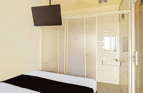 South Tangerang House | Hotel O Ciputat Near Uin Ciputat Formerly Elite Residence