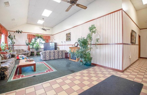 Elkhart Hotel | Hotel O Daylight Inn Elkhart I-90, In
