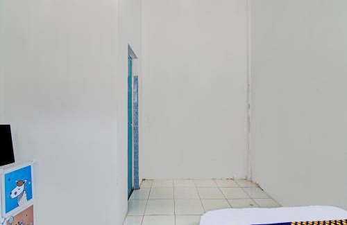 Pekanbaru Hotel | Hotel O Homestay Dinda Syariah Near Masjid Al Amin