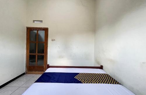Dinoyo Hotel | Hotel O Kost Berkah Near Kebun Teh Wonosari