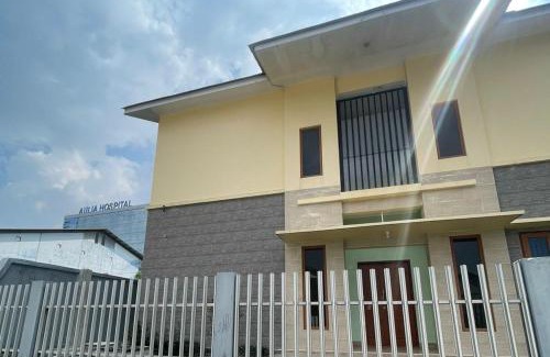 Pekanbaru Hotel | Hotel O Lona Guest House SyariahNearScience Park Universitas Riau