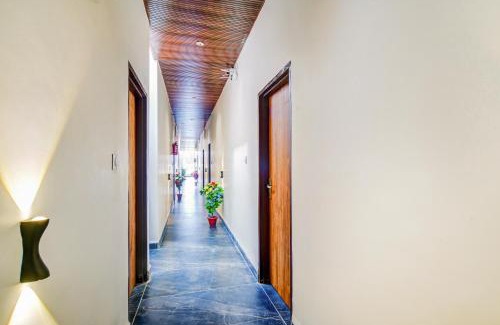 Rau Hotel | Hotel O Madhuban