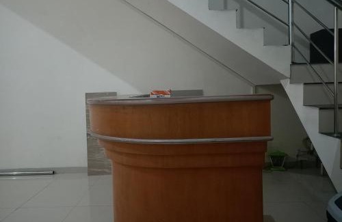 Kendari Hotel | Hotel O Mely Homestay