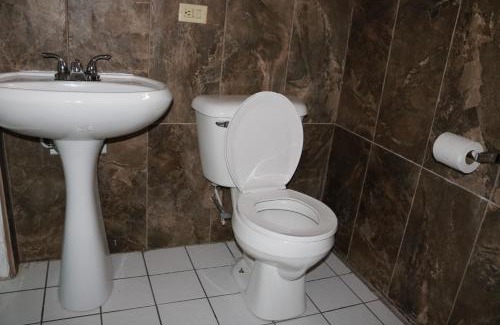 Oak Lawn Hotel | Hotel O Miami Inn & Suites Chicago Midway Airport