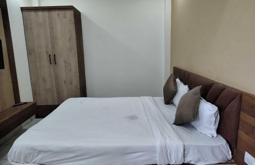 Barwani Hotel | Hotel O Midway Treat Barwani