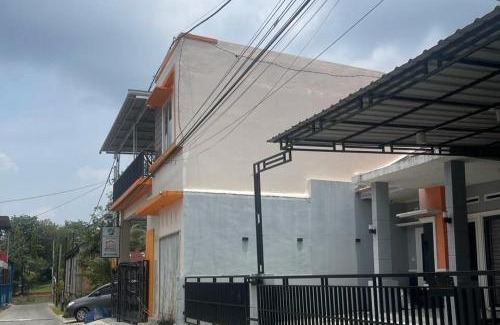 Pekanbaru Hotel | Hotel O Njy House SyariahNearBandara Sultan Syarif Kasim II