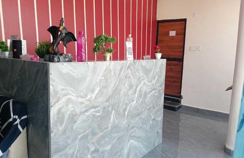 Kolar Road Hotel | Hotel O Parth Palace