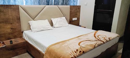 Hansi Hotel | Hotel O Sky Inn