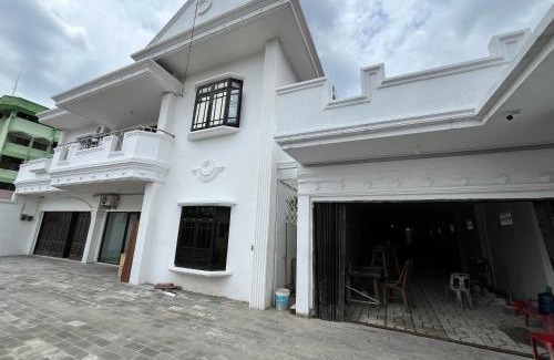 Medan Hotel | Hotel O Sm Raja Guest House